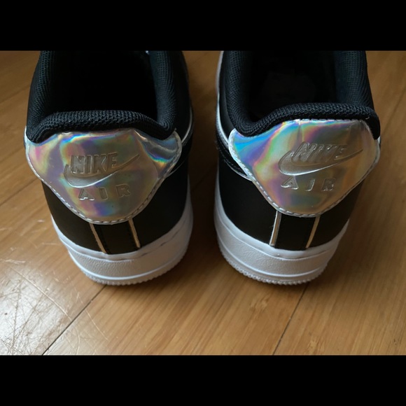 NIKE AIR FORCE ONE AF1 BLACK WHITE SILVER BQ7042 - Picture 12 of 12